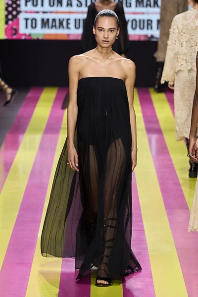 Look 74